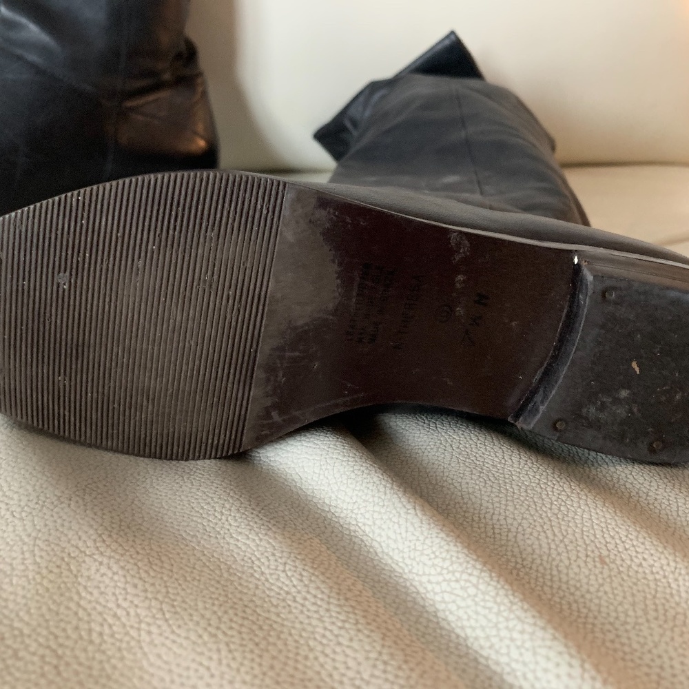 Boots - Picture 4 of 5